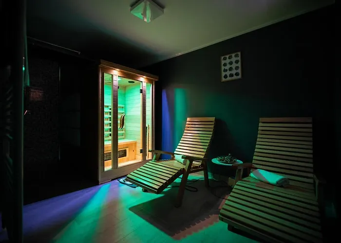 Vila Pietra- Modern Rustic Poolside Oasis