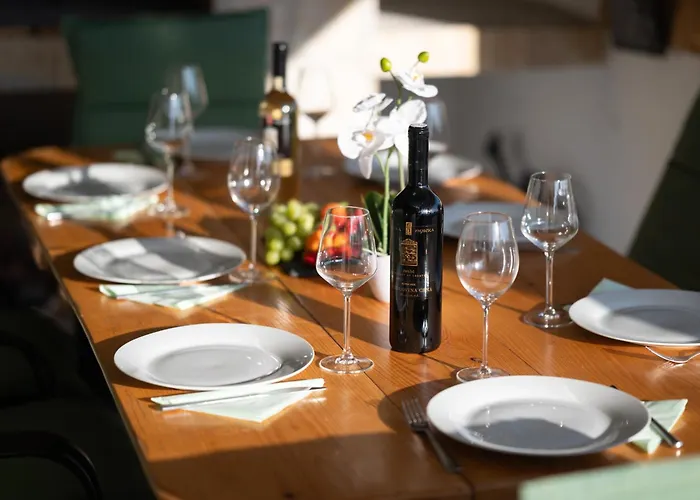 Pietra- Modern Rustic Poolside Oasis