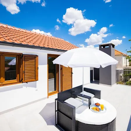 Pietra- Modern Rustic Poolside Oasis Villa