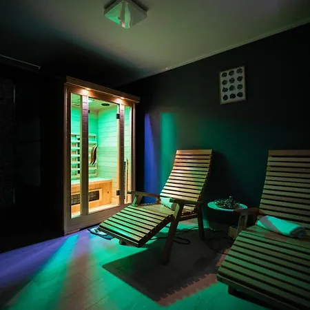 וילה Pietra- Modern Rustic Poolside Oasis