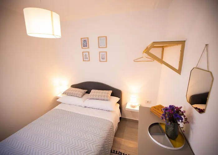 Villa Pietra- Modern Rustic Poolside Oasis Benkovac